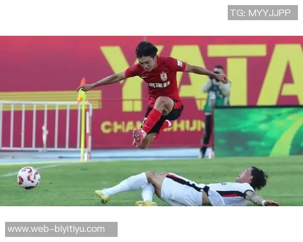 山西崇德荣海主场遭中足联通报批评因个别观众投掷鼓槌事件